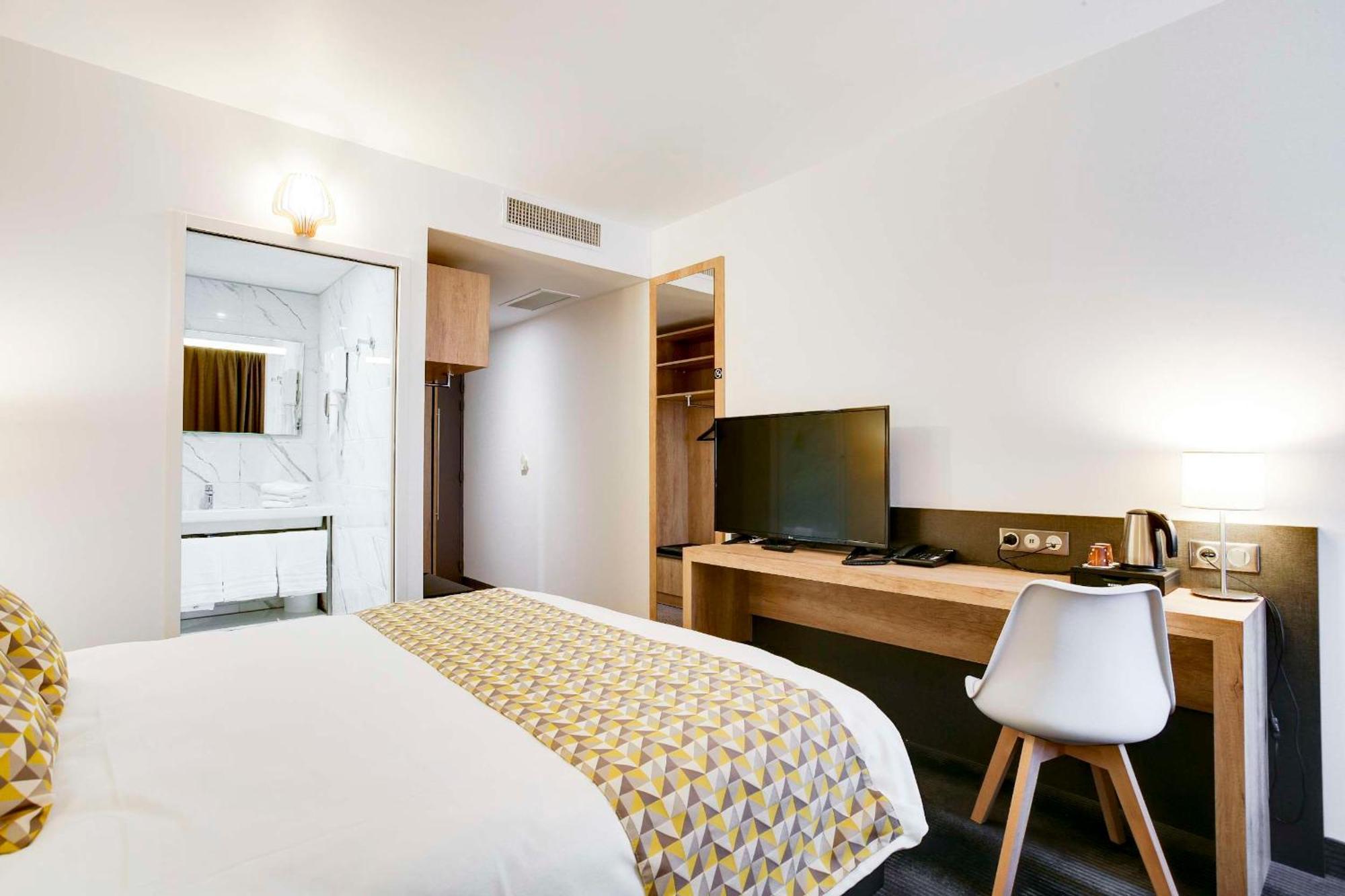 Brit Hotel Confort Loches Kültér fotó
