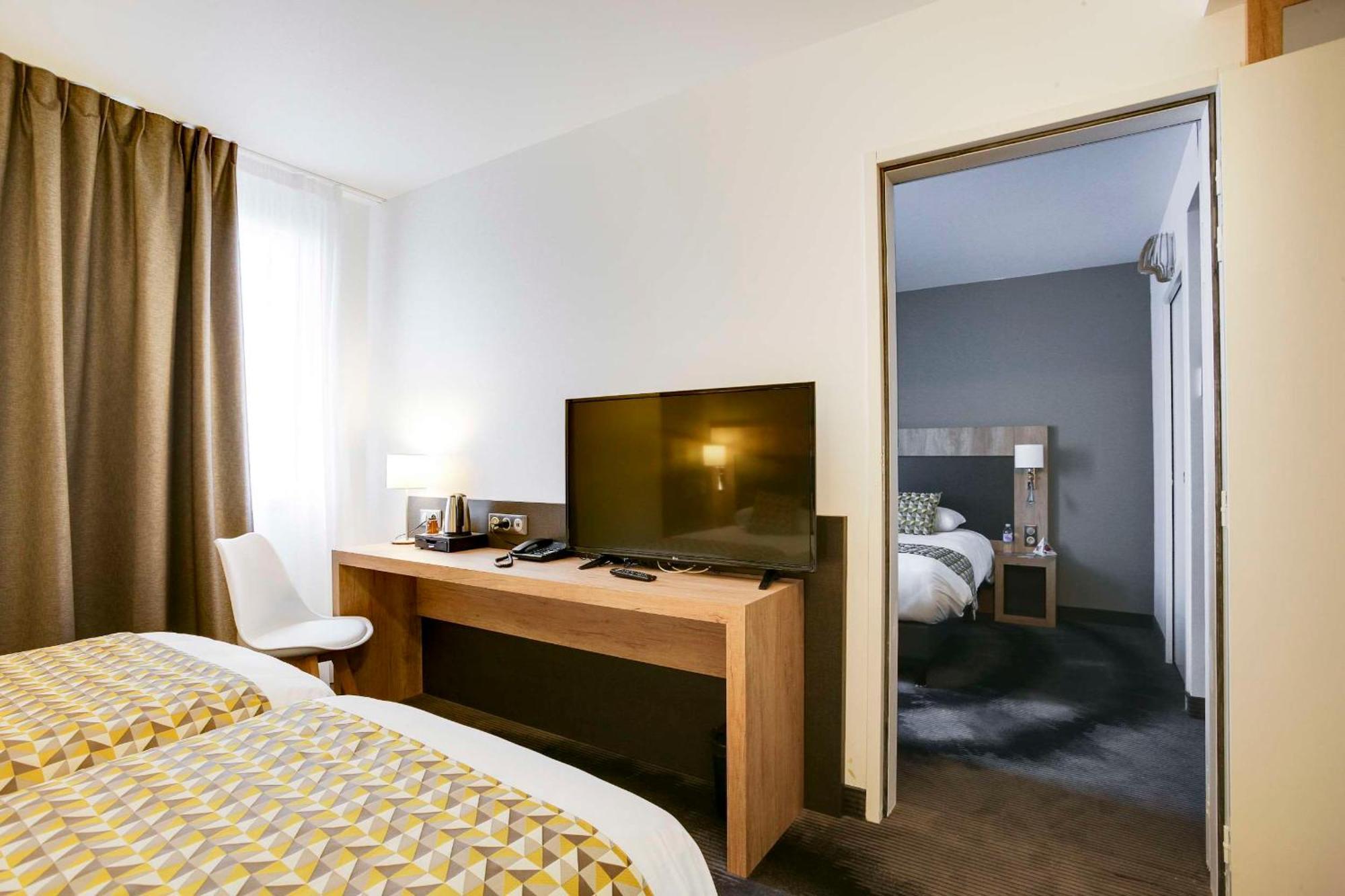 Brit Hotel Confort Loches Kültér fotó