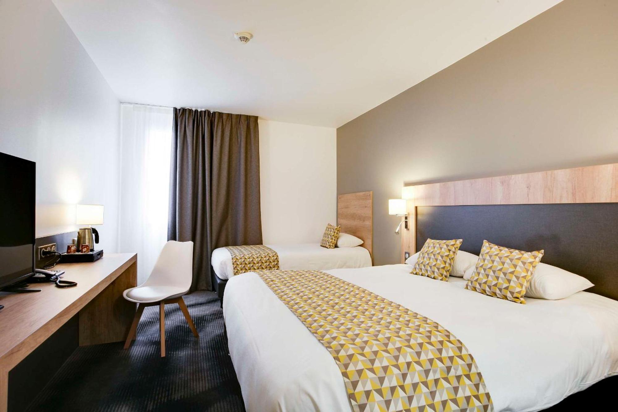 Brit Hotel Confort Loches Kültér fotó